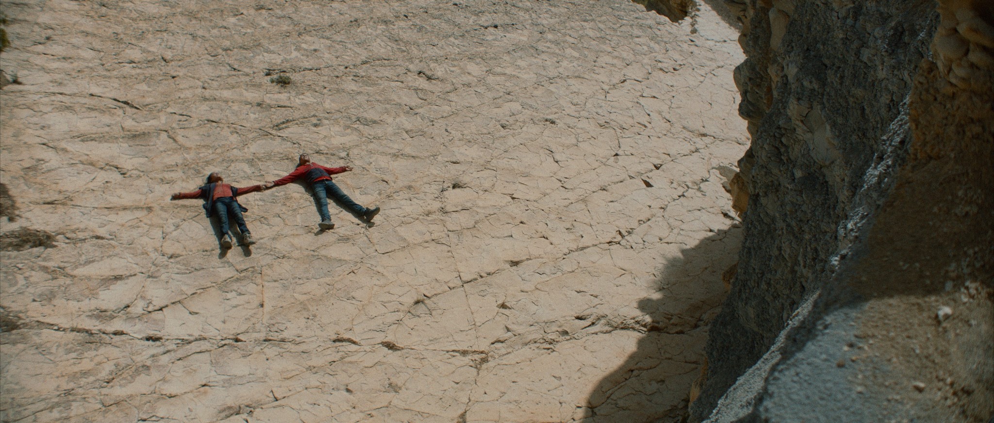 Red-Path_still01-PREFEROWANE.jpg